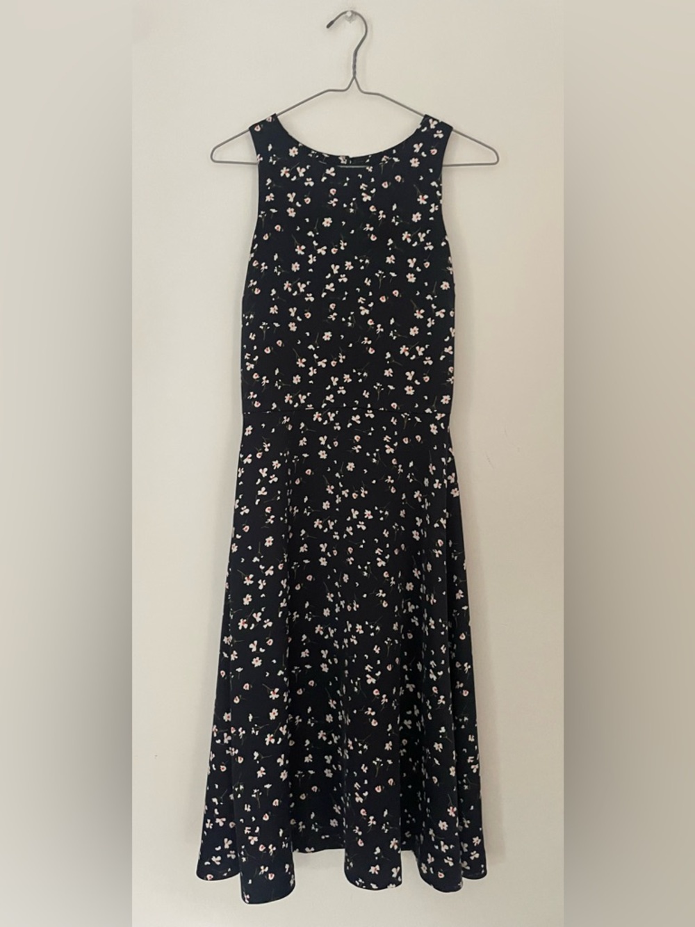 Banana Republic Floral Midi Dress Navy White Fit and Flare Size 4 - Picture 4 of 9